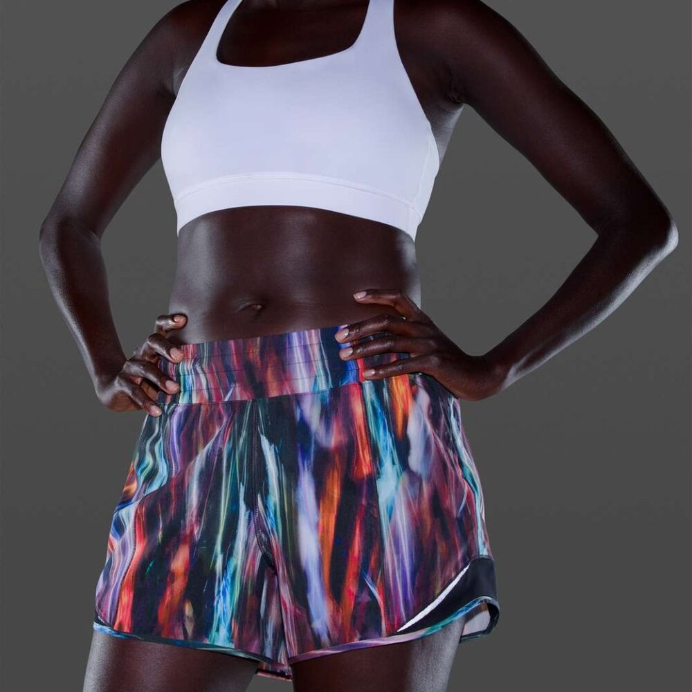 💜 Lululemon Hotty Hot Short *High-Rise Long 4"